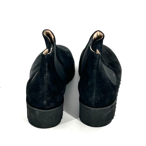 Amalfi by Rangoni Enrico Chelsea Boot 4 NWOT Black Suede Ankle Booties - Picture 4 of 7